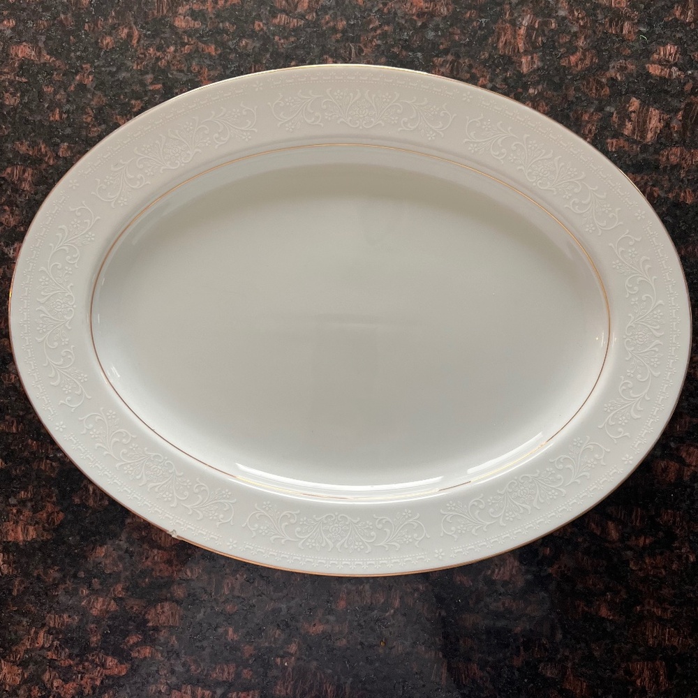 Noritake Guenevere 6517 Pattern Oval Serving Platter.